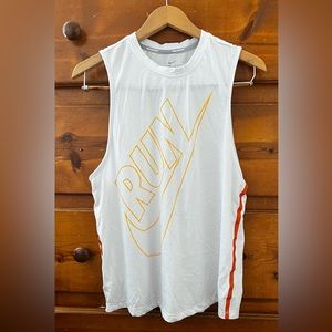 Nike run T